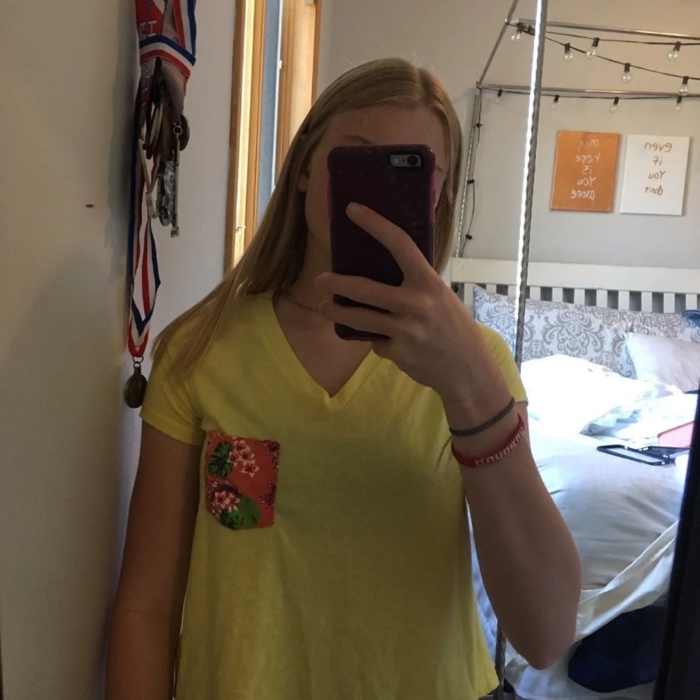 crop top - Picture 3 of 3